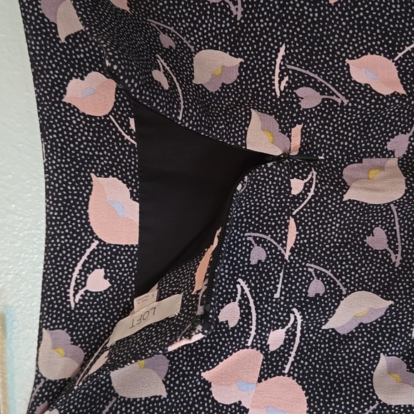 Loft Navy Floral Ruffle Skirt Size 6 - Picture 4 of 7